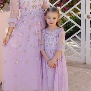 Ivy City Co girls dress in Lavender Floral Dresses size 6-7T. Never worn.